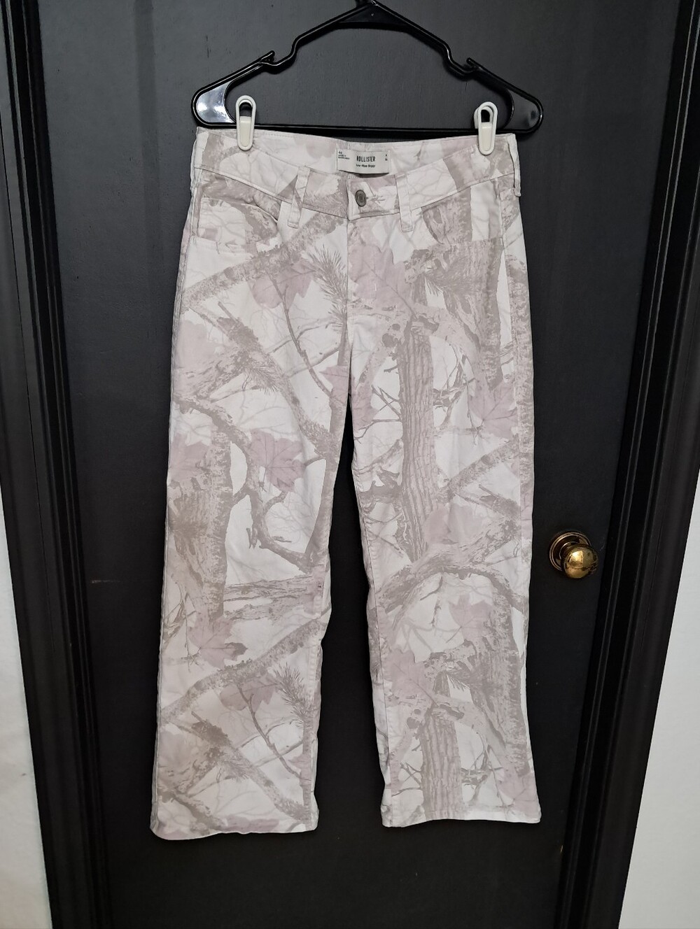 Hollister Low Rise Baggy Jeans White With Leaf Camo Print Straight Leg Y2K